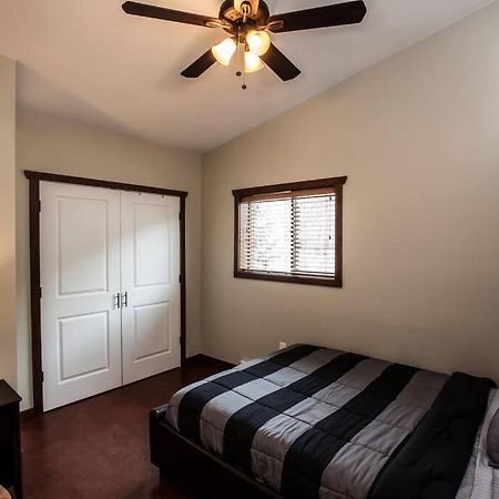 The Best 2 Bedrooms Suite In Revelstoke! Ngoại thất bức ảnh