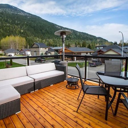 The Best 2 Bedrooms Suite In Revelstoke! Ngoại thất bức ảnh