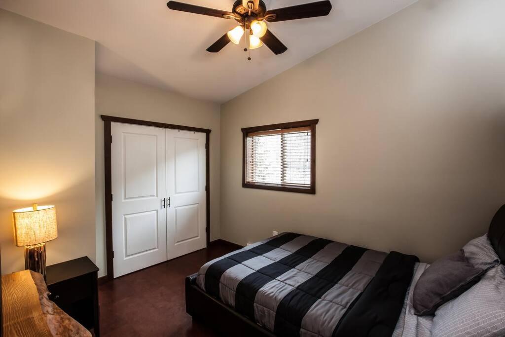 The Best 2 Bedrooms Suite In Revelstoke! Ngoại thất bức ảnh