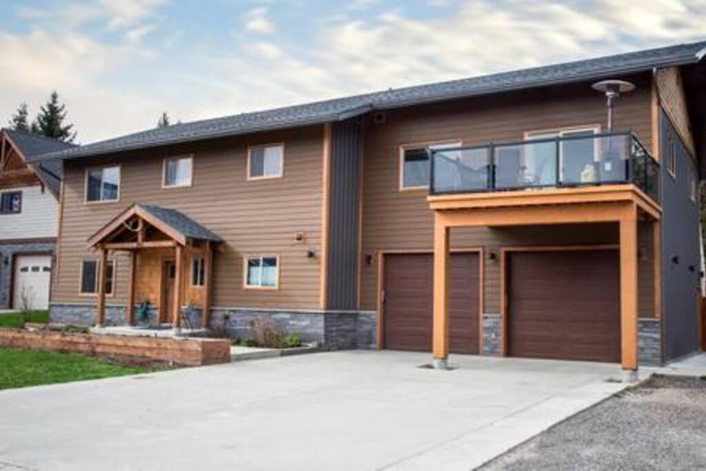 The Best 2 Bedrooms Suite In Revelstoke! Ngoại thất bức ảnh
